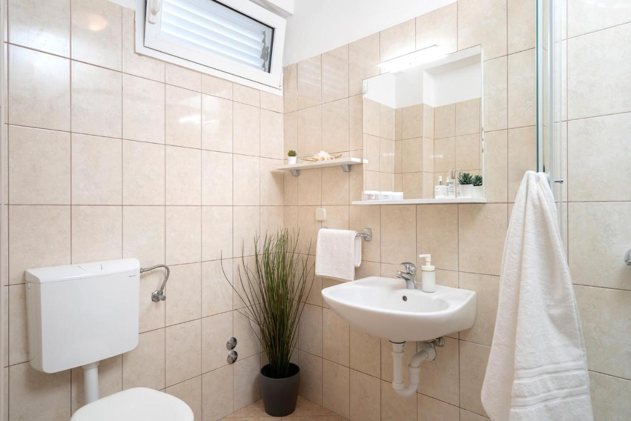 Novak Guesthouse - Zf Hvar Хвар Екстериор снимка