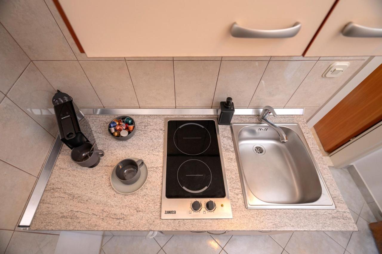 Novak Guesthouse - Zf Hvar Хвар Екстериор снимка