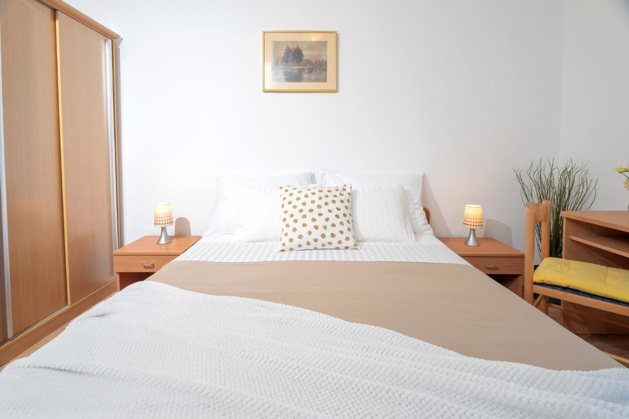 Novak Guesthouse - Zf Hvar Хвар Екстериор снимка