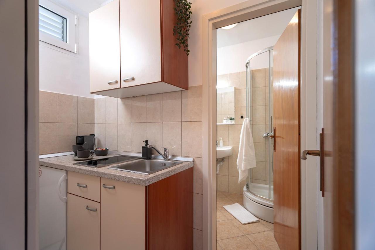 Novak Guesthouse - Zf Hvar Хвар Екстериор снимка