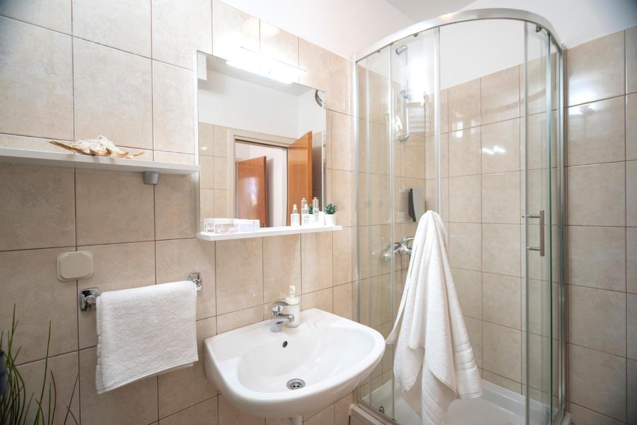 Novak Guesthouse - Zf Hvar Хвар Екстериор снимка