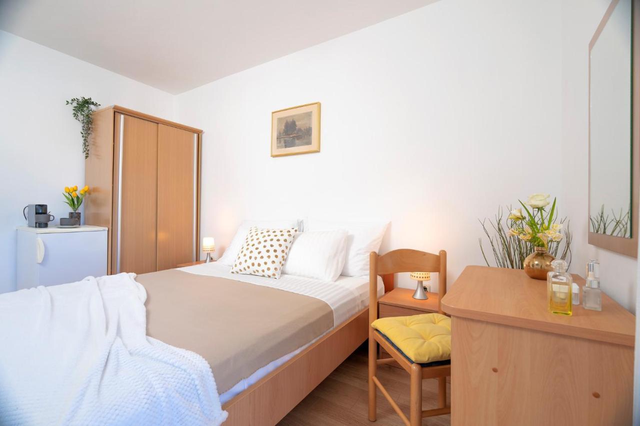 Novak Guesthouse - Zf Hvar Хвар Екстериор снимка