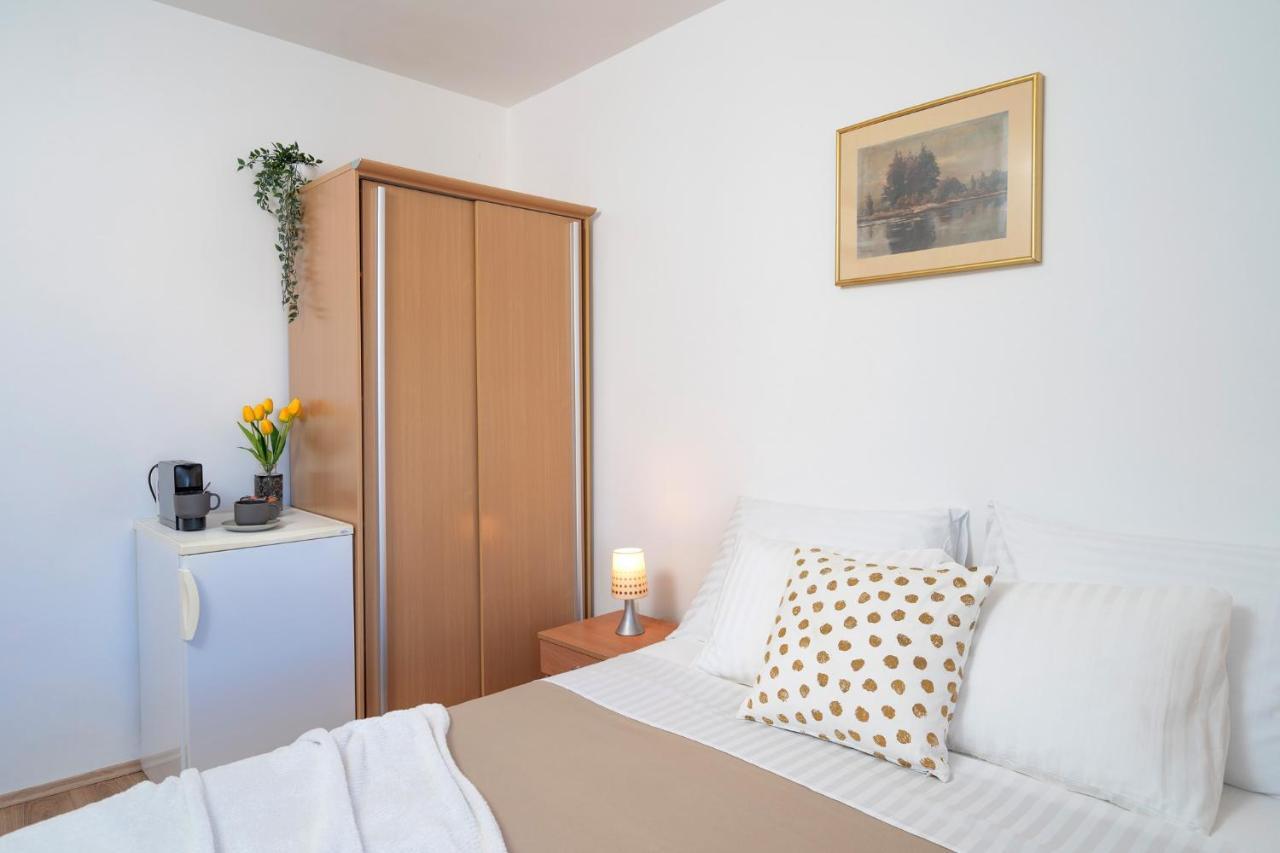 Novak Guesthouse - Zf Hvar Хвар Екстериор снимка