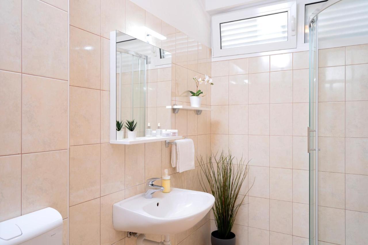 Novak Guesthouse - Zf Hvar Хвар Екстериор снимка