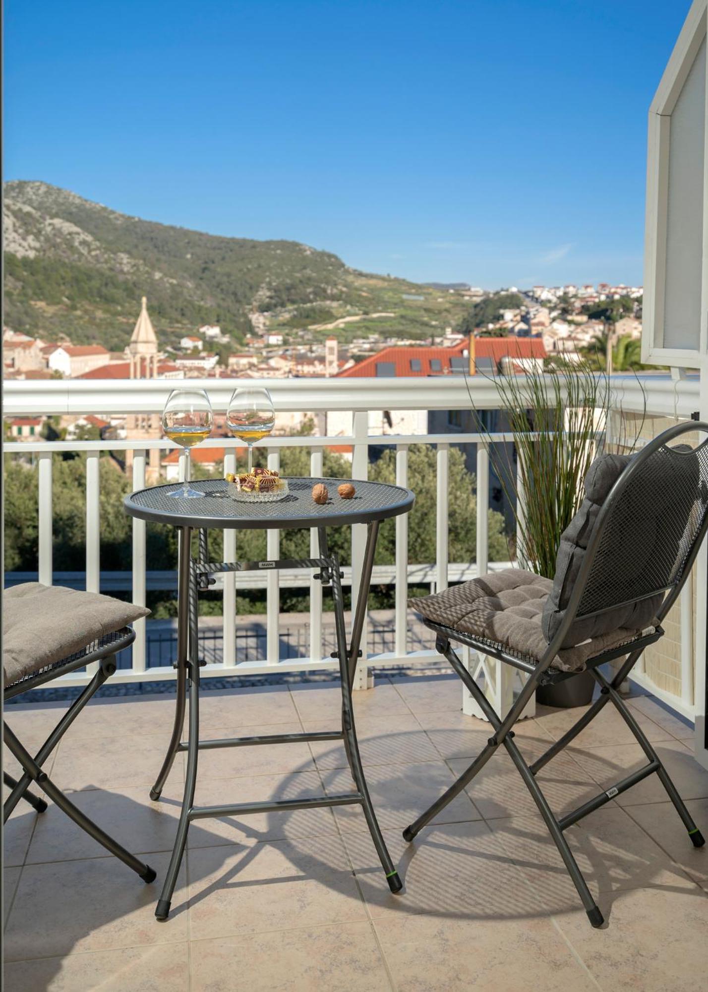Novak Guesthouse - Zf Hvar Хвар Екстериор снимка